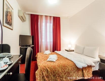 Hotel Azzurro, , Magán szállás a községben Herceg Novi, Montenegró
